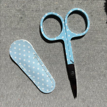 Load image into Gallery viewer, Polka Dot Embroidery Scissors