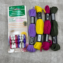 Load image into Gallery viewer, Tiny Pom Pom Makers
