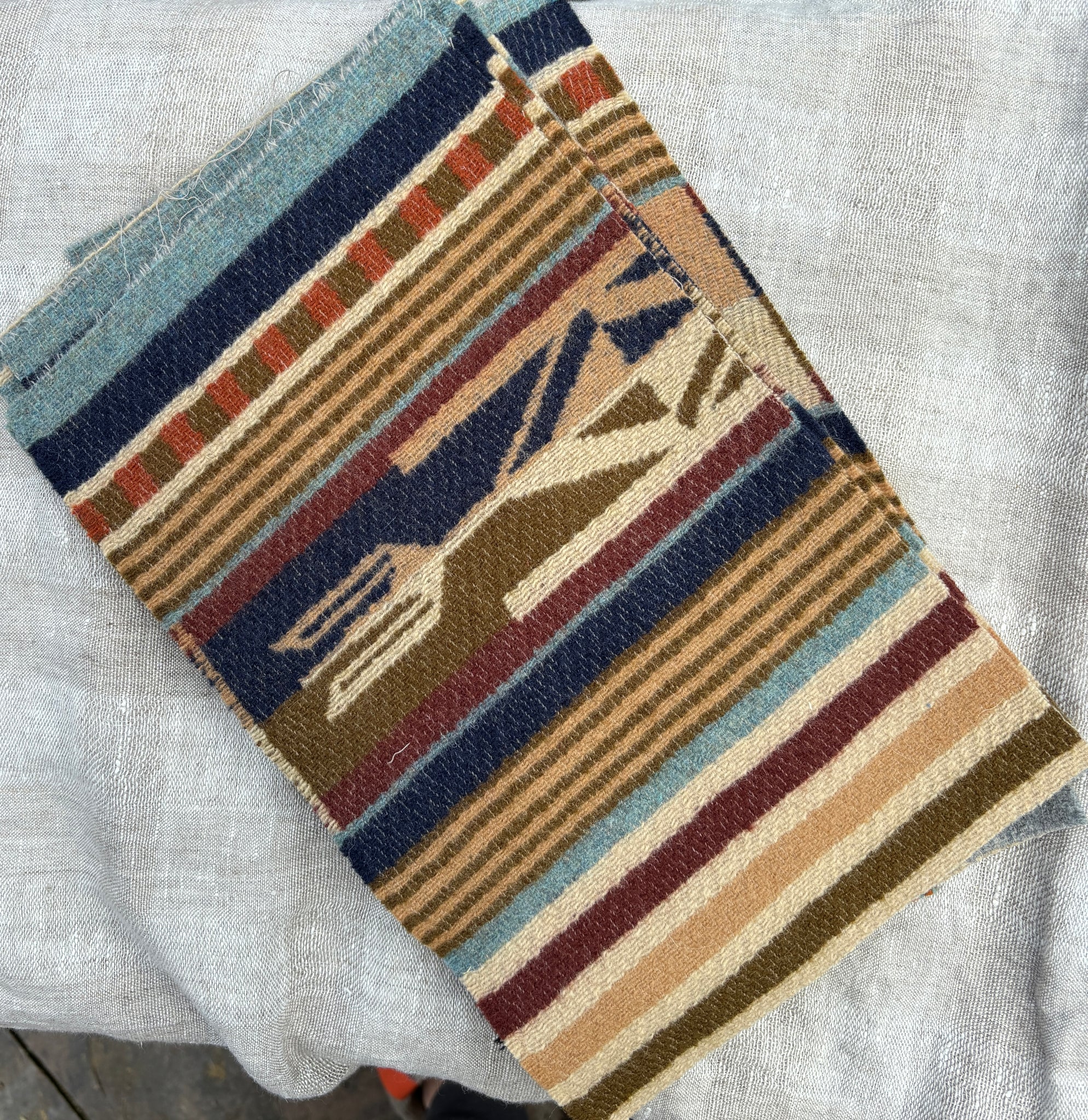 Tea and Tomatoes Sampler – dropclothsamplers